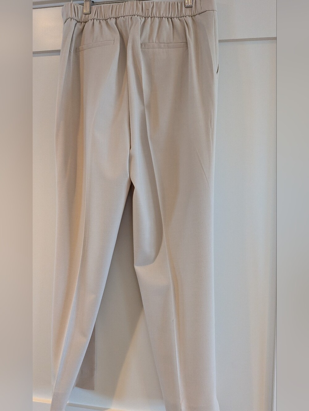 Banana Republic Hayden Pant, Oyster Color, Size 8 - Picture 4 of 7
